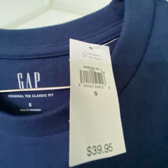 NWT GAP -US Exclusive Gender Neutral Logo T Shirt - Picture 2 of 3